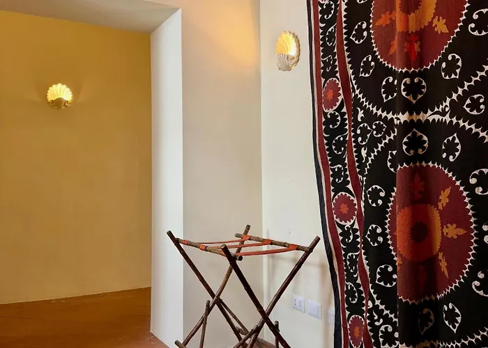 La Consulta A Banchi Tatil Evi