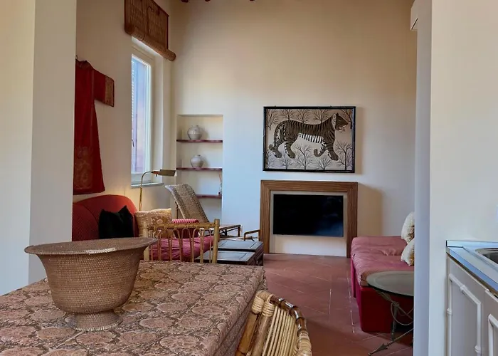 La Consulta A Banchi Tatil Evi